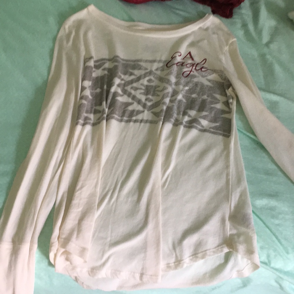 Cream long sleeve American eagle shirt